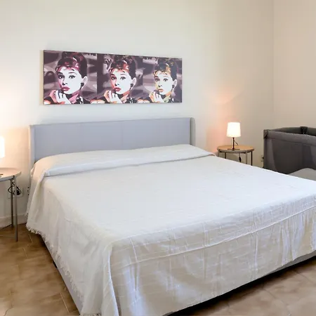 Borgo Pasqui بيت للعطل دْيانو مارينا