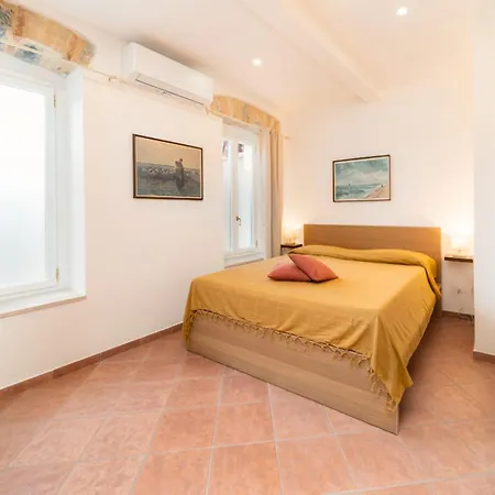 Borgo Pasqui بيت للعطل دْيانو مارينا